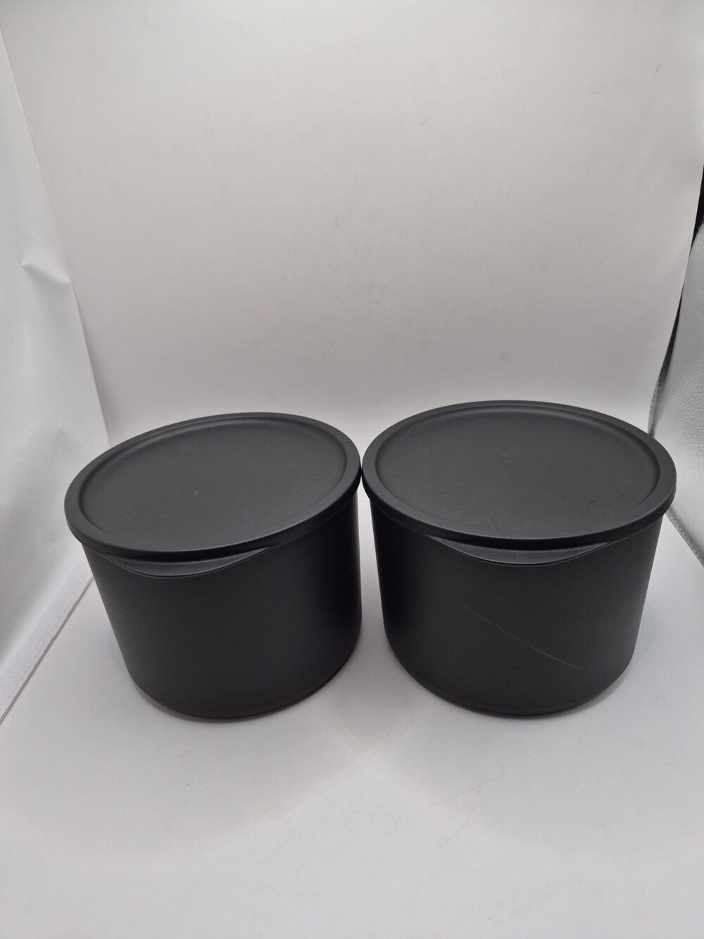 Tupperware Basic Black Round Stacking Canisters 2.1L Lot Of 2 #8559A - Picture 2 of 16
